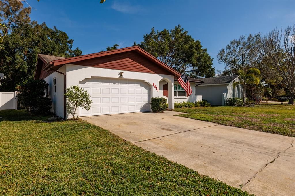 5611 VENETIAN BOULEVARD NE, St Petersburg, FL 33703