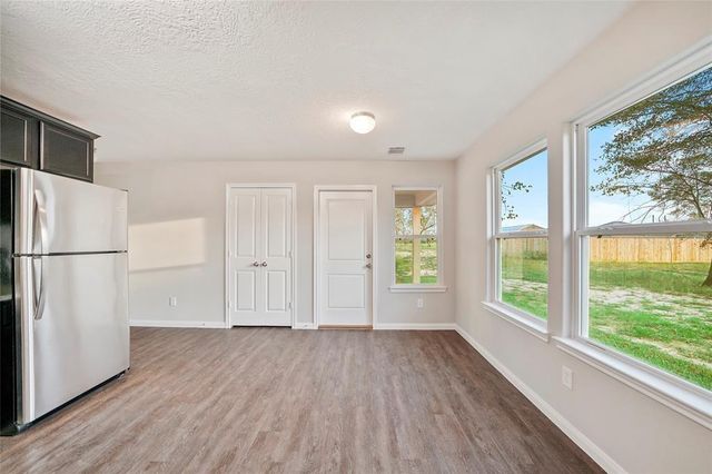 1111 Road 5102, Cleveland, TX 77327