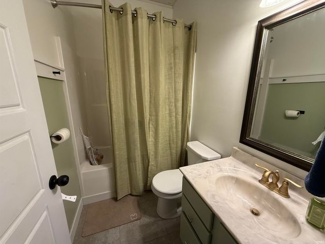 11445 Caracaras Court, Evansville, IN 47725