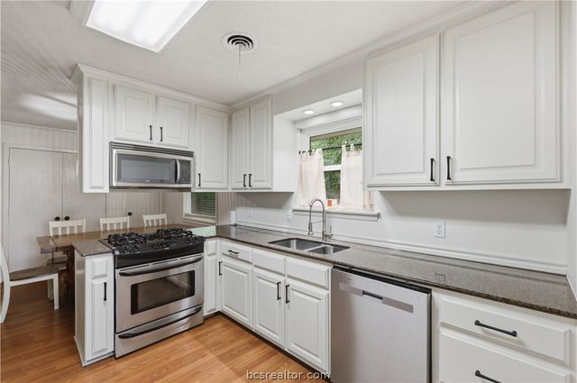 1602 Dominik Drive, College Station, TX 77840