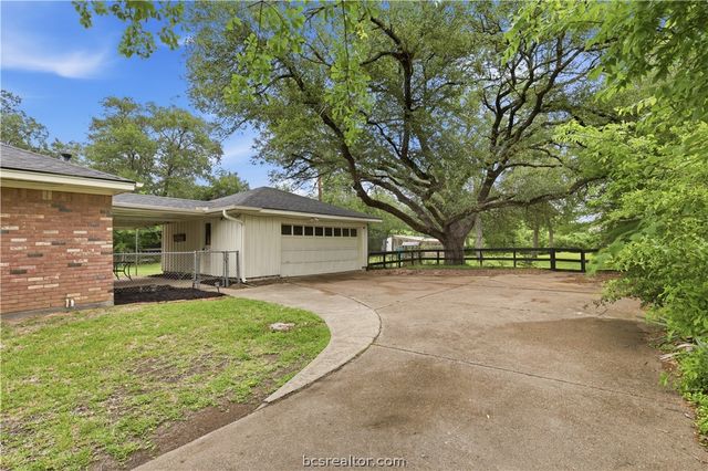 1602 Dominik Drive, College Station, TX 77840