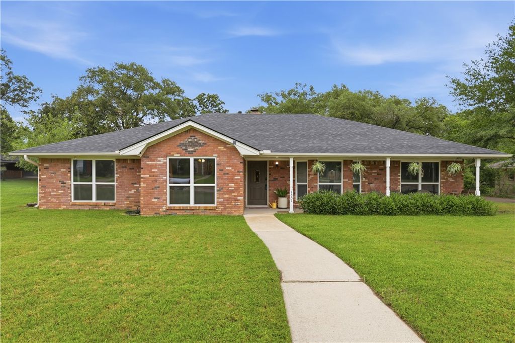 1602 Dominik Drive, College Station, TX 77840