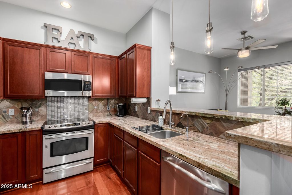 121 N CALIFORNIA Street 35, Chandler, AZ 85225