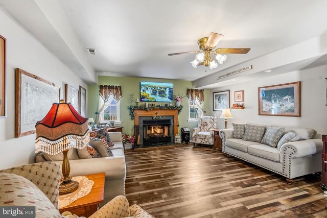 71 PARRY DR, Hainesport, NJ 08036