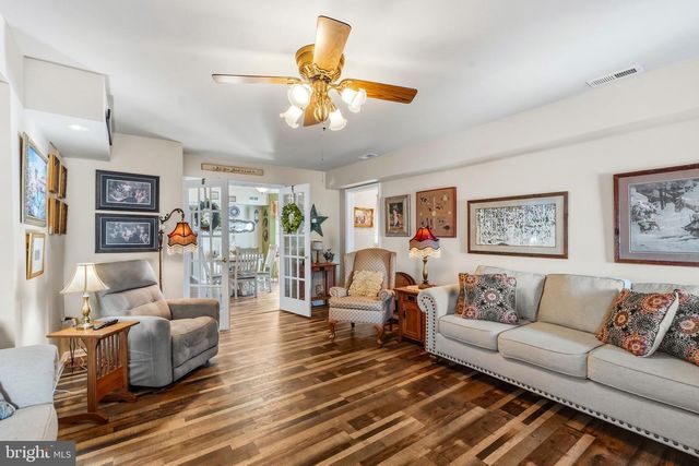 71 PARRY DR, Hainesport, NJ 08036