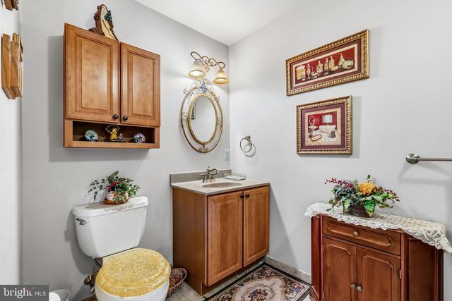 71 PARRY DR, Hainesport, NJ 08036