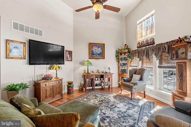 71 PARRY DR, Hainesport, NJ 08036