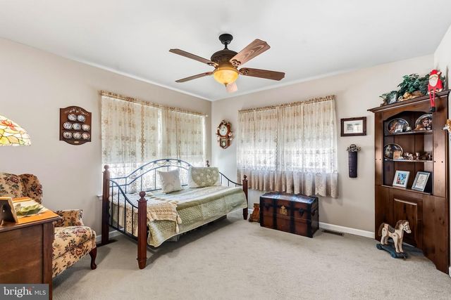 71 PARRY DR, Hainesport, NJ 08036