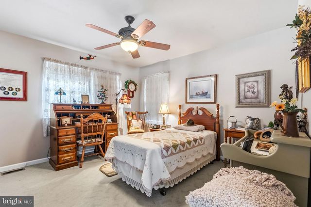 71 PARRY DR, Hainesport, NJ 08036