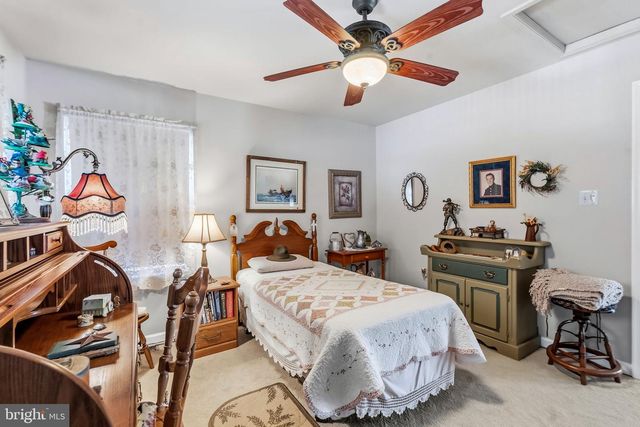 71 PARRY DR, Hainesport, NJ 08036