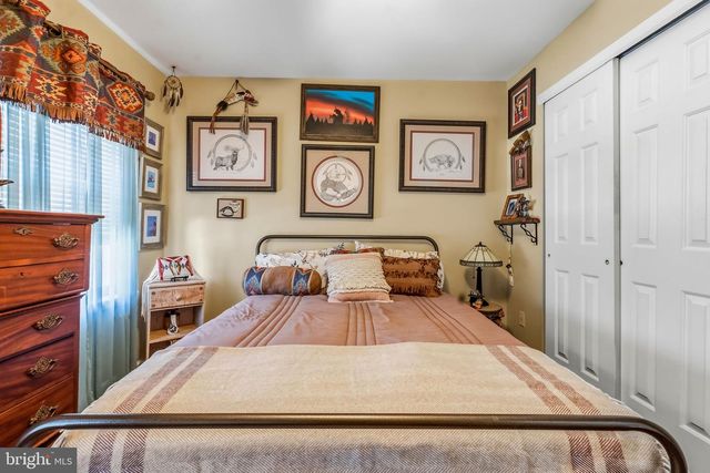 71 PARRY DR, Hainesport, NJ 08036