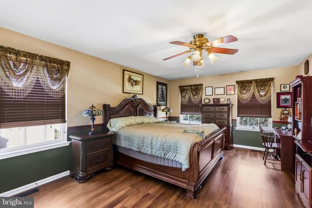 71 PARRY DR, Hainesport, NJ 08036