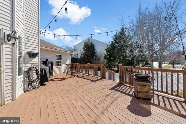 71 PARRY DR, Hainesport, NJ 08036