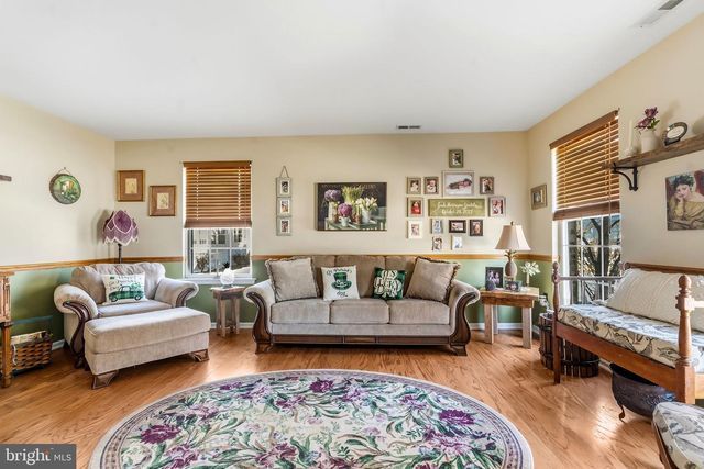 71 PARRY DR, Hainesport, NJ 08036