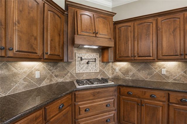 6401 S 46Th Street, Rogers, AR 72758
