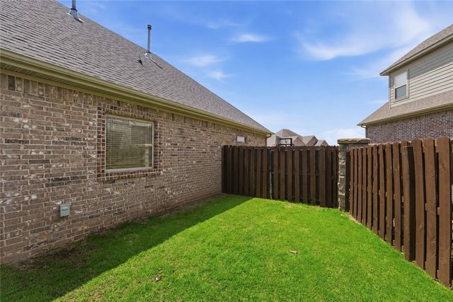 6401 S 46Th Street, Rogers, AR 72758