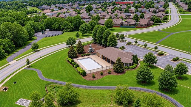 6401 S 46Th Street, Rogers, AR 72758