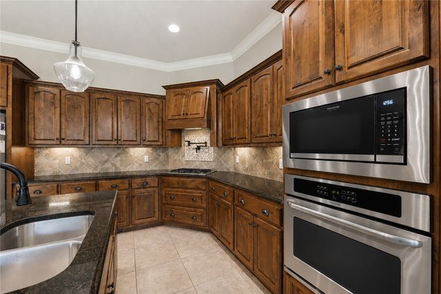 6401 S 46Th Street, Rogers, AR 72758