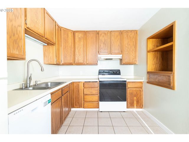 512 20TH St, La Grande, OR 97850