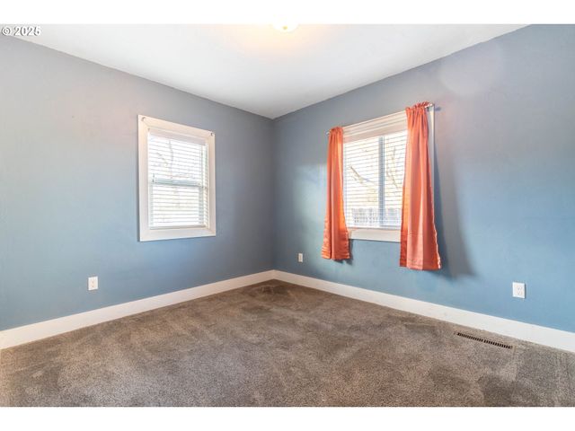 512 20TH St, La Grande, OR 97850