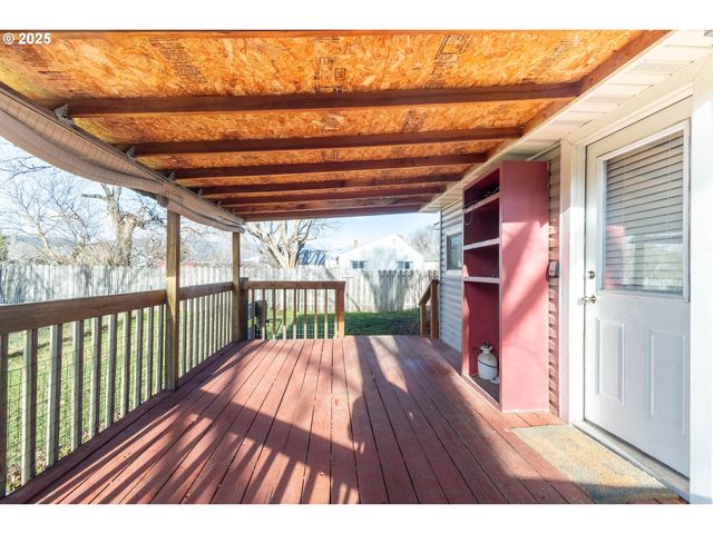 512 20TH St, La Grande, OR 97850