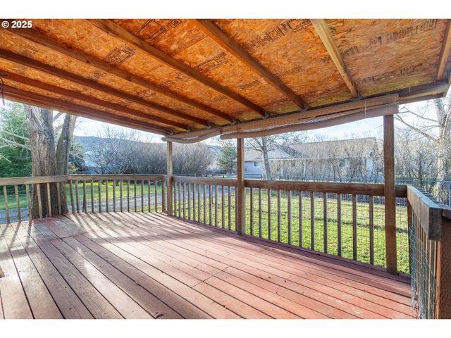 512 20TH St, La Grande, OR 97850