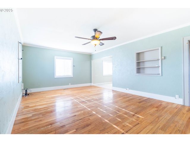 512 20TH St, La Grande, OR 97850