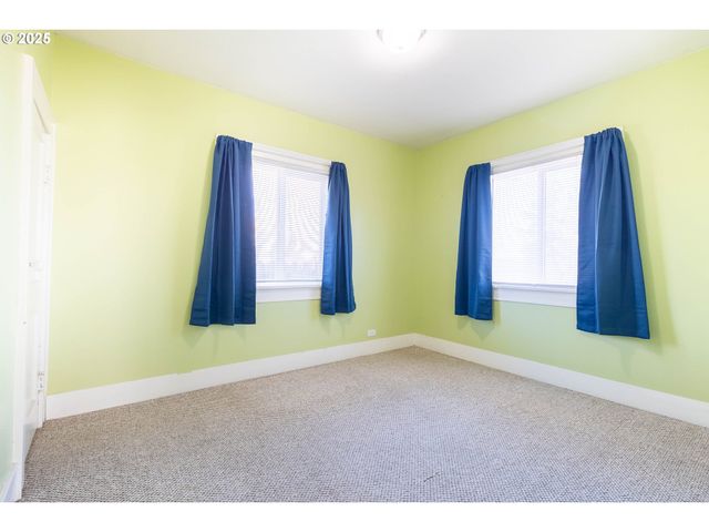 512 20TH St, La Grande, OR 97850