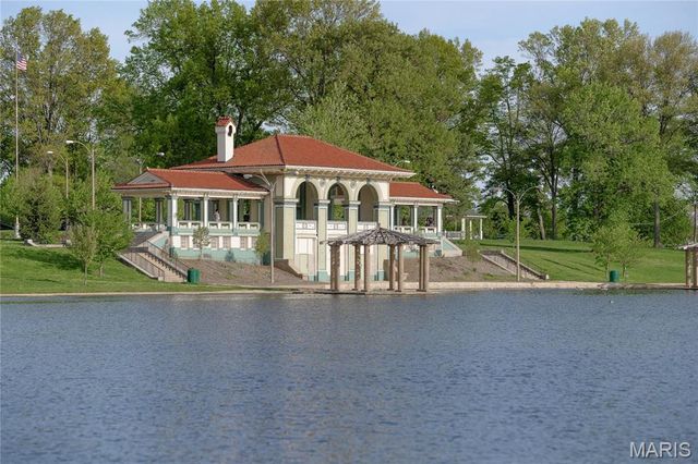 6147 Adkins Avenue, St Louis, MO 63116