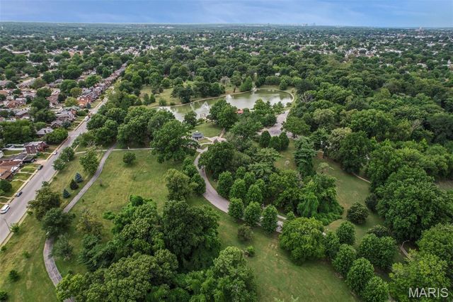 6147 Adkins Avenue, St Louis, MO 63116