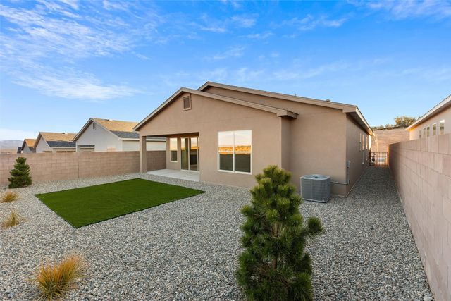 79 Cadena Loop, Los Alamos, NM 87547