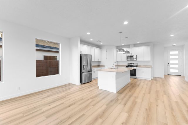 79 Cadena Loop, Los Alamos, NM 87547