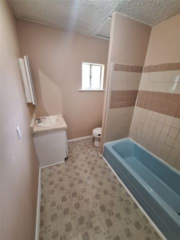 1942 State Street B, Abilene, TX 79603