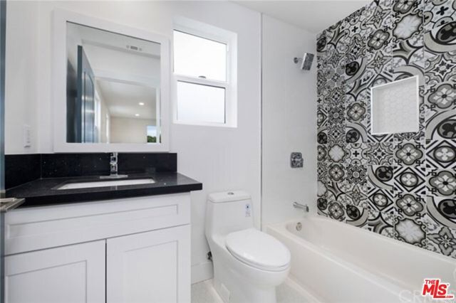 2319 S Redondo Boulevard, Los Angeles, CA 90016
