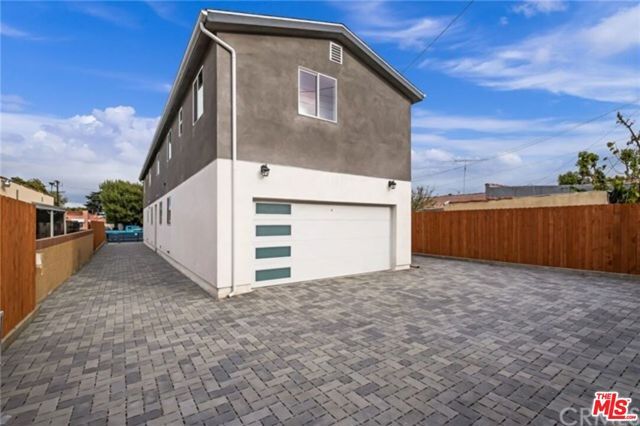 2319 S Redondo Boulevard, Los Angeles, CA 90016