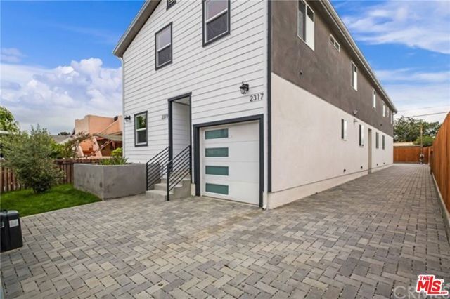 2319 S Redondo Boulevard, Los Angeles, CA 90016