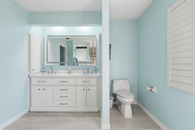 1421 GLENEAGLES DRIVE, Venice, FL 34292