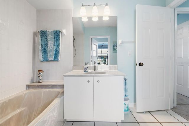 1421 GLENEAGLES DRIVE, Venice, FL 34292