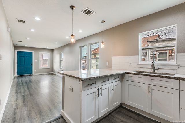 114 Parkview, San Antonio, TX 78210