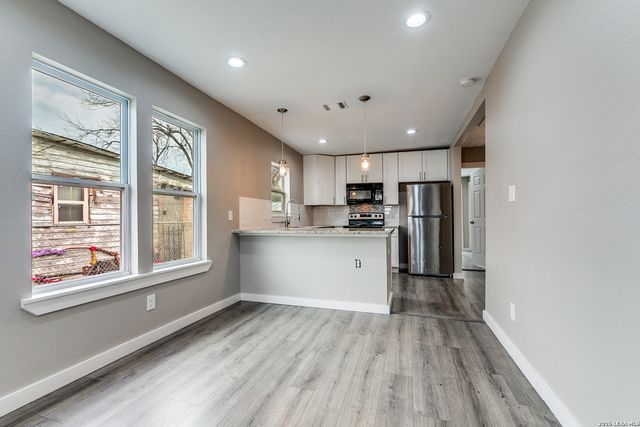 114 Parkview, San Antonio, TX 78210