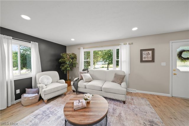 2051 Presidential Pky 27, Twinsburg, OH 44087