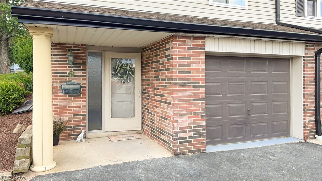 2051 Presidential Pky 27, Twinsburg, OH 44087