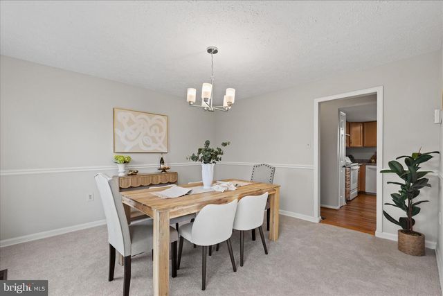 865 MOFFETT FORGE RD, Herndon, VA 20170