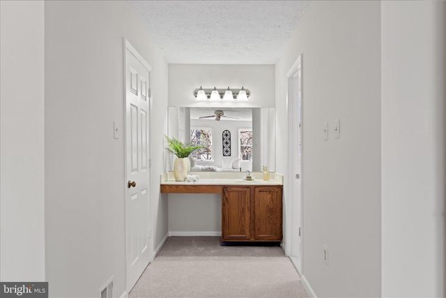 865 MOFFETT FORGE RD, Herndon, VA 20170