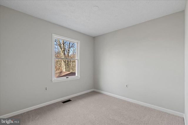 865 MOFFETT FORGE RD, Herndon, VA 20170