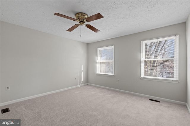 865 MOFFETT FORGE RD, Herndon, VA 20170