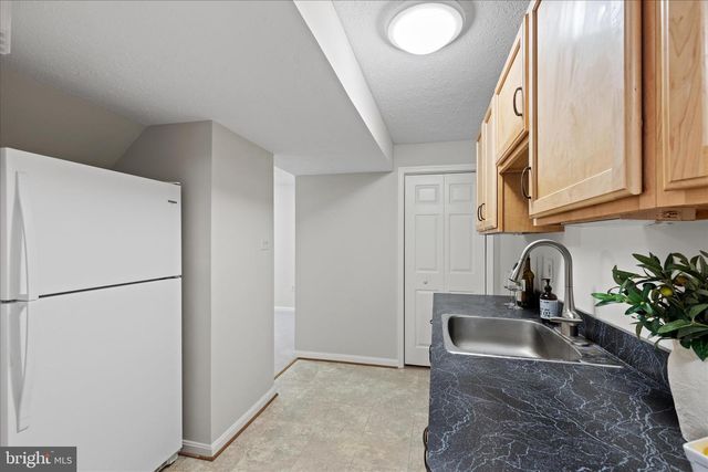 865 MOFFETT FORGE RD, Herndon, VA 20170