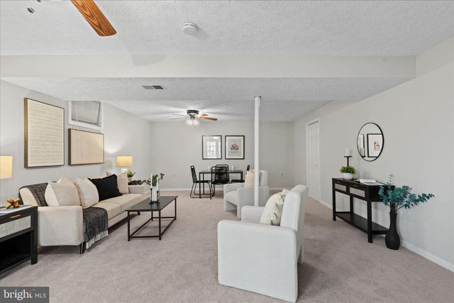 865 MOFFETT FORGE RD, Herndon, VA 20170