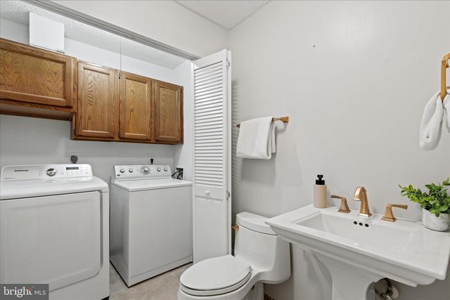 865 MOFFETT FORGE RD, Herndon, VA 20170