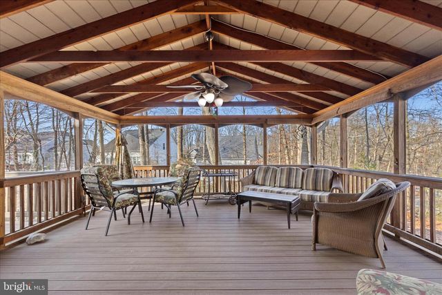 865 MOFFETT FORGE RD, Herndon, VA 20170